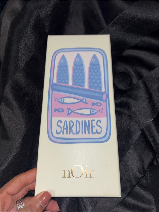 nOir Jewelry Other - nOir Jewelry Sardines Body Wash – White with Pink and Blue Artwork bag/key charm